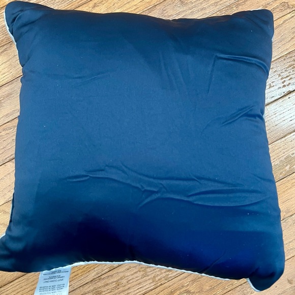 Huntington Home Navy Throw Pillow with Ivory Piping 16” Accent pillow - Picture 4 of 4